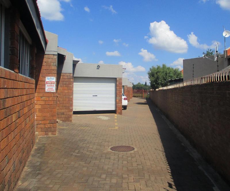 4 Bedroom Property for Sale in Langenhovenpark Free State